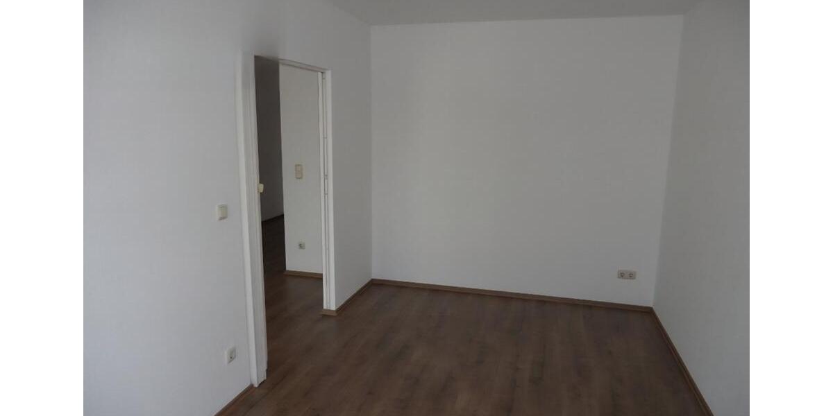 Dachgeschoßwohnung Werdau - 2 Zimmer, 45 m&sup2;, 322&euro; | Angebot:24278890