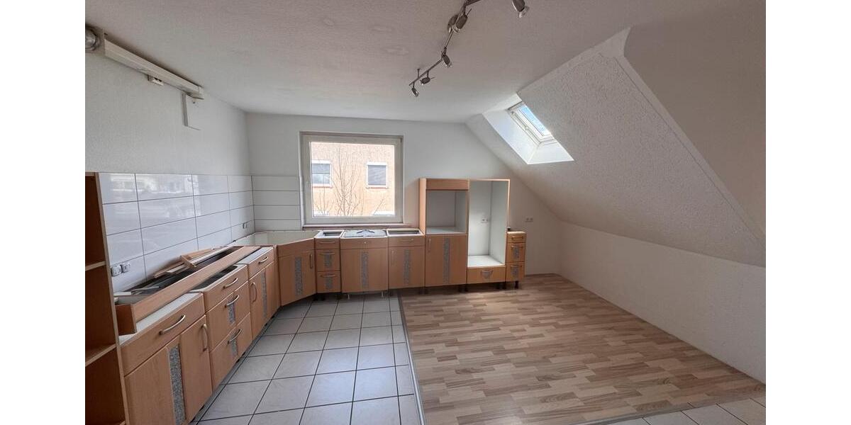 Dachgeschoßwohnung Gronau (Leine) - 4 Zimmer, 113 m&sup2;, 900&euro; | Angebot:26035335
