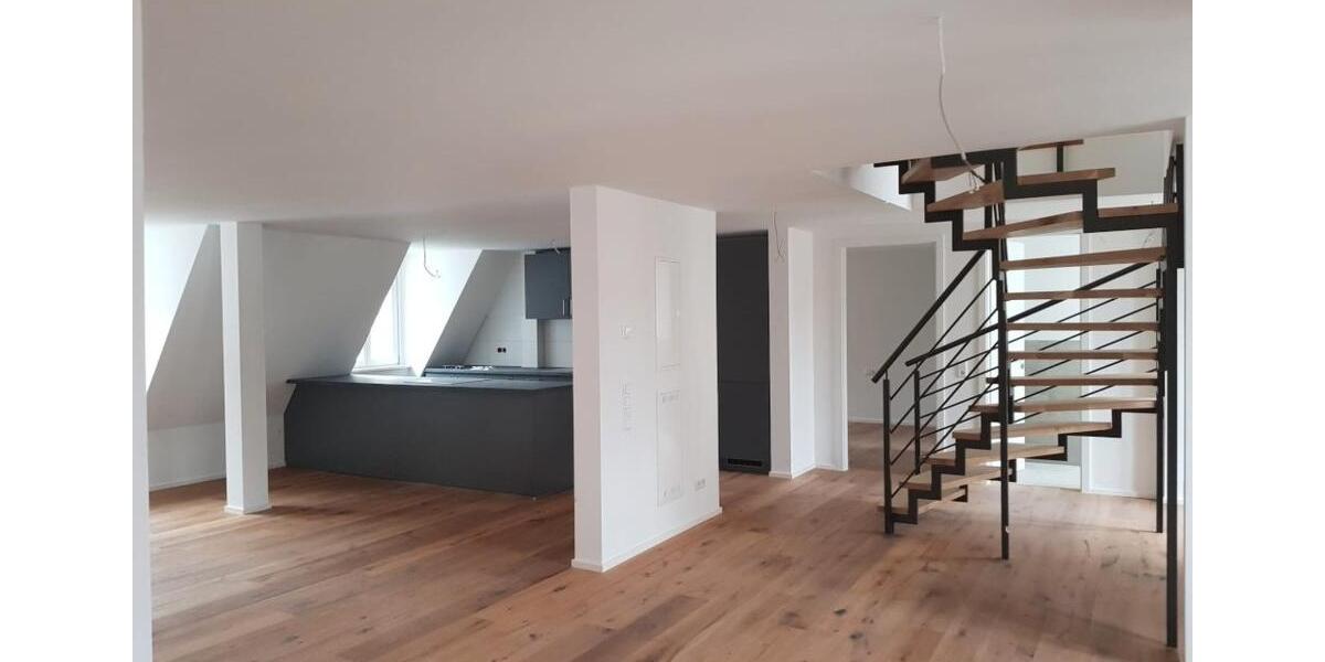 Maisonettenwohnung Stuttgart Feuerbach - 4 Zimmer, 140 m&sup2;, 1.899&euro; | Angebot:26045328