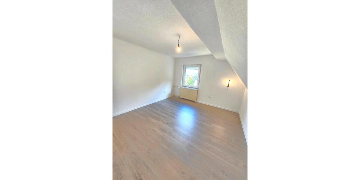 Etagenwohnung Hilchenbach - 3 Zimmer, 87 m&sup2;, 690&euro; | Angebot:26648915