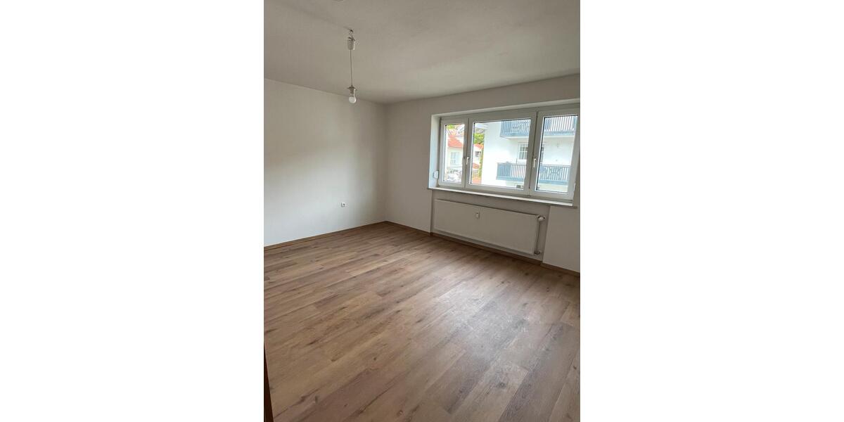 Etagenwohnung Marktoberdorf - 3 Zimmer, 100 m&sup2;, 990&euro; | Angebot:26413550
