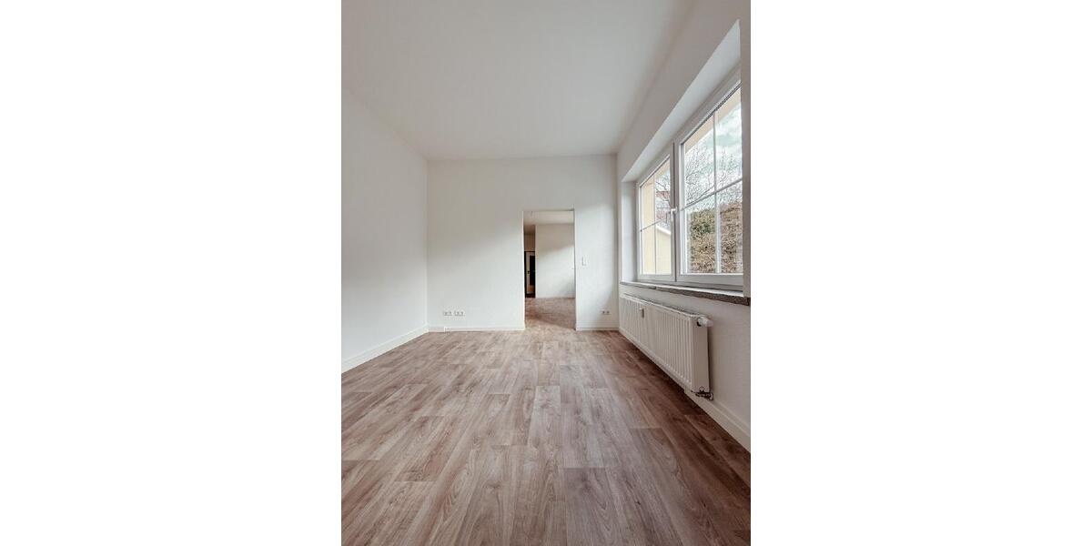 Etagenwohnung Burkhardtsdorf - 4 Zimmer, 90 m&sup2;, 600&euro; | Angebot:25581983