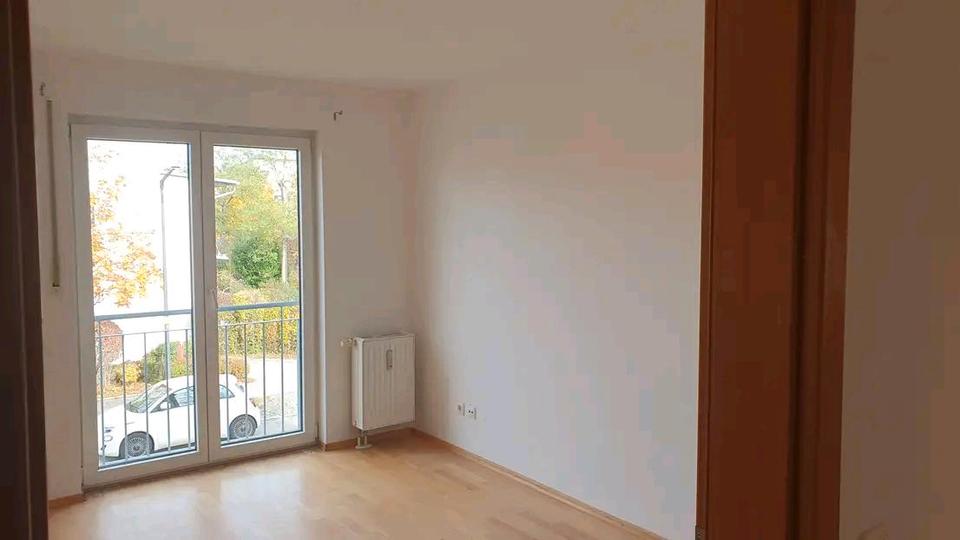 Moderne 3-Zimmer-Wohnung mit Balkon in Poing 3 zimmer