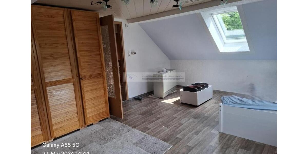 Einfamilienhaus Schirnding - 7 Zimmer, 220 m&sup2;, 1.300&euro; | Angebot:26544388