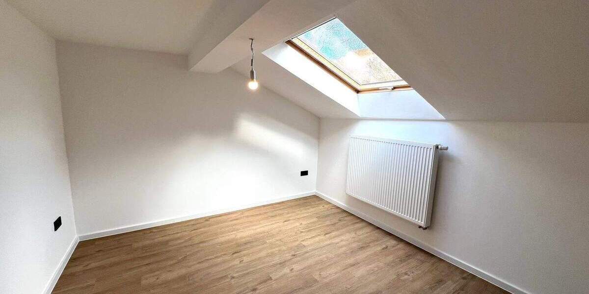 Mehrfamilienhaus, Wohnhaus Nußbaum - 7 Zimmer, 170 m&sup2;, 1.750&euro; | Angebot:25683782