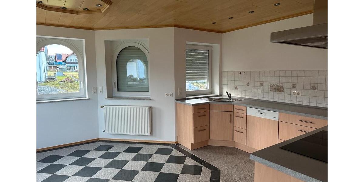 Erdgeschoßwohnung Hilders - 3 Zimmer, 121 m&sup2;, 900&euro; | Angebot:26522697