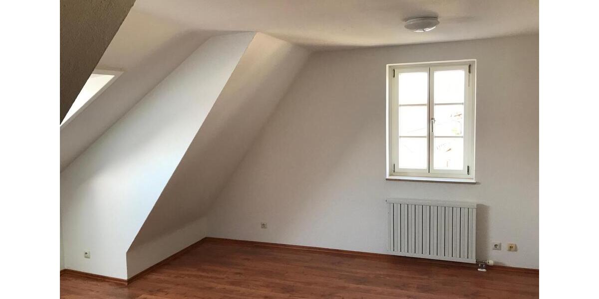 Dachgeschoßwohnung Reichenau - 2.5 Zimmer, 71 m&sup2;, 880&euro; | Angebot:26336091