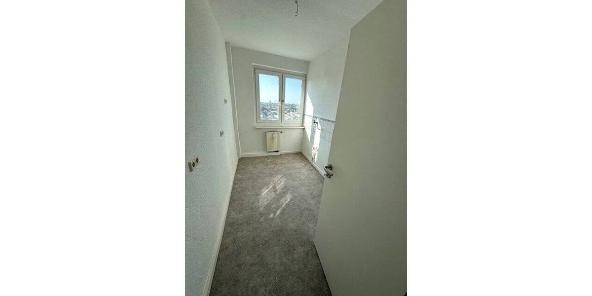 Etagenwohnung Dessau-Roßlau Innenstadt - 3 Zimmer, 58 m&sup2;, 350&euro; | Angebot:24056349