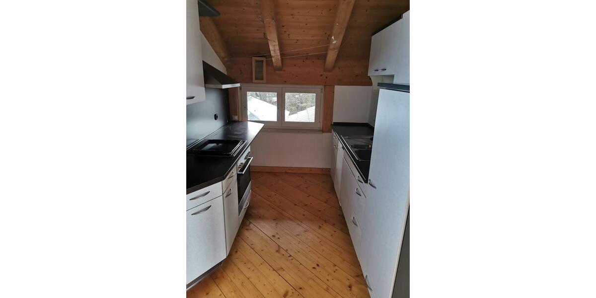 Dachgeschoßwohnung Ebensfeld - 3 Zimmer, 83 m&sup2;, 700&euro; | Angebot:25080726