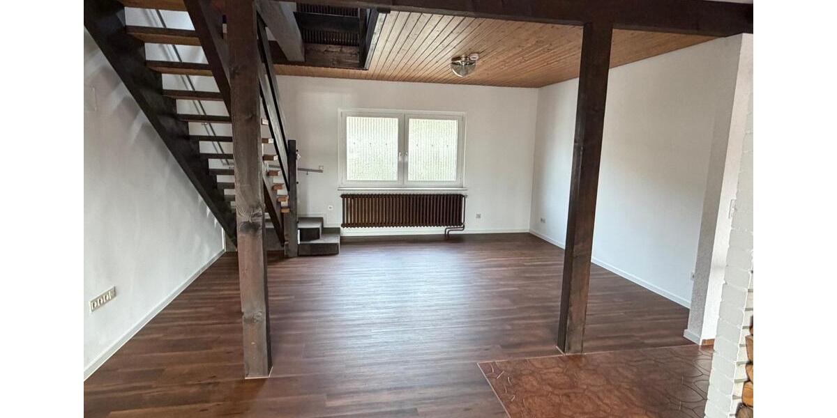 Etagenwohnung Poppenhausen - 7 Zimmer, 215 m&sup2;, 1.890&euro; | Angebot:26312178