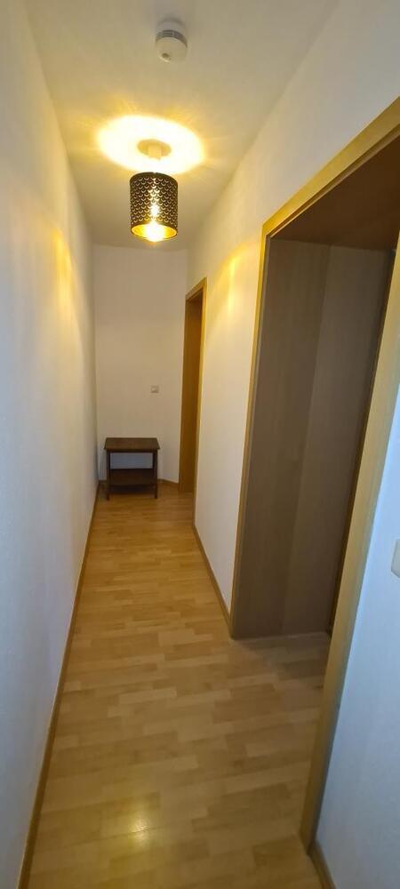 Ruhig gelegene 3-Zimmer-Wohnung mit Wintergarten auf großem Grundstück am Friedensberg