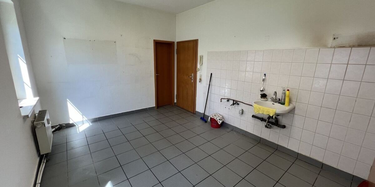 Ladengeschäft oder Büro in guter Verkehrslage zwischen Rochlitz und Mittweida - Gewerbeobjekt Erlau | Angebot:23995994