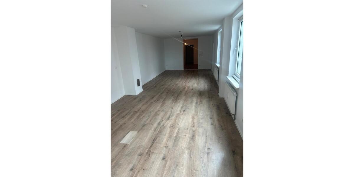 Etagenwohnung Neuötting - 3.5 Zimmer, 123 m&sup2;, 1.290&euro; | Angebot:26013047