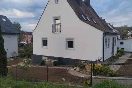 Haus Dettelbach - 7 Zimmer, 120 m&sup2;, 1.100&euro; | Angebot:26227861