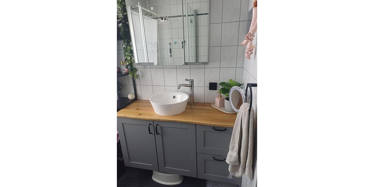Etagenwohnung Kassel Niederzwehren - 4 Zimmer, 84 m&sup2;, 900&euro; | Angebot:26563546