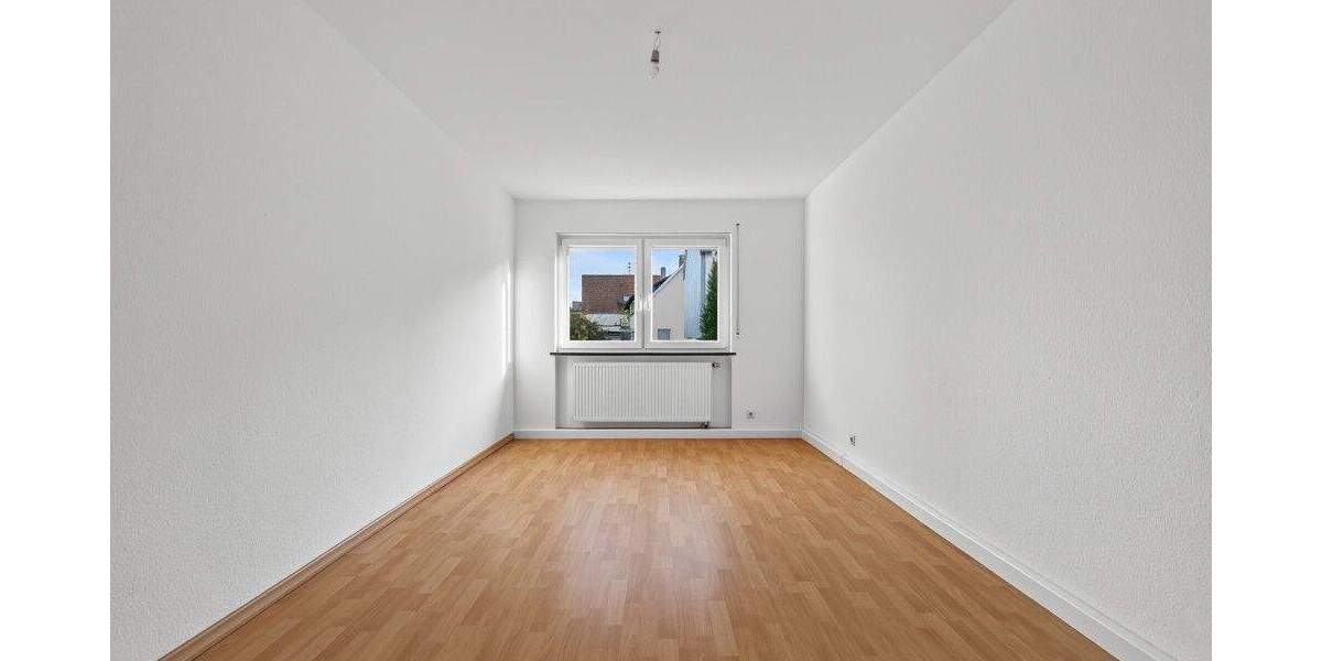 WG - Ready! Viel Platz, viel Licht - 4er WG mit 5 Zimmer möbliert mit 2 Balkonen in Knielingen 5 zimmer