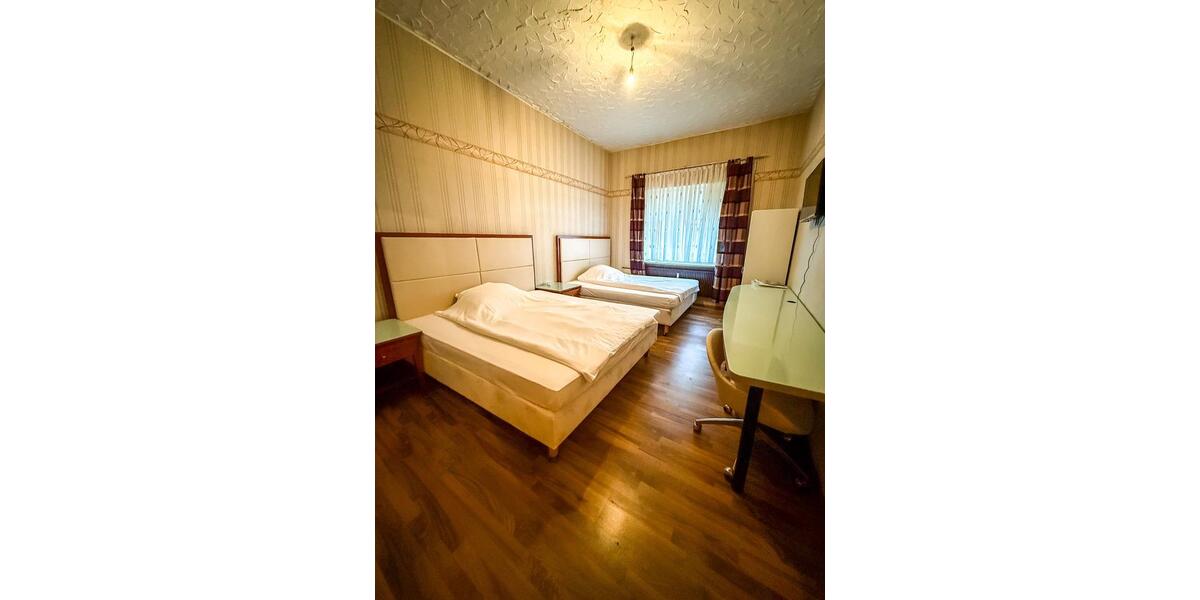 Cici Monteurunterkünfte – Moderne Apartments für Gruppen bis 13 Personen in zentraler Lage! 4 zimmer