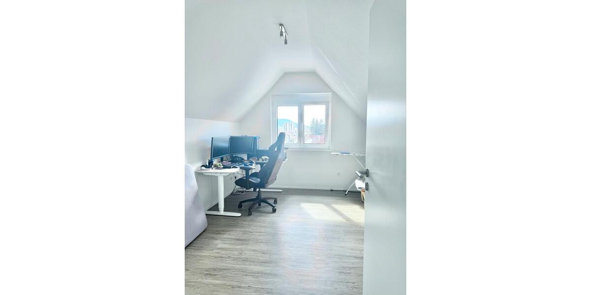 Einfamilienhaus Reutlingen - 5.5 Zimmer, 112 m&sup2;, 1.400&euro; | Angebot:26581374