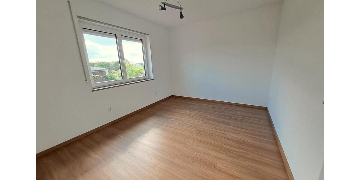 Etagenwohnung Langfurth - 5 Zimmer, 145 m&sup2;, 1.100&euro; | Angebot:26597401