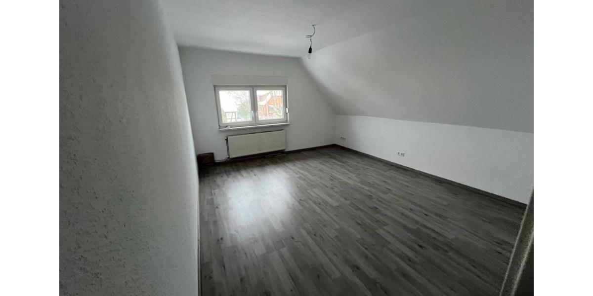 Dachgeschoßwohnung Rodewald - 3 Zimmer, 100 m&sup2;, 950&euro; | Angebot:26387251