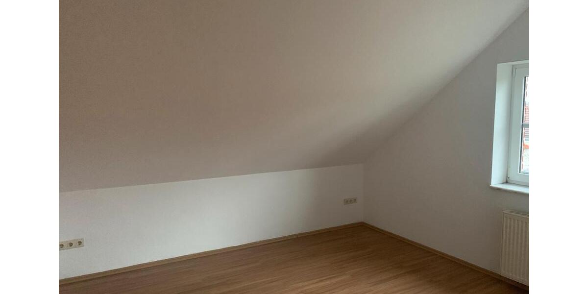 Dachgeschoßwohnung Altenbeken - 3 Zimmer, 750&euro; | Angebot:22288477