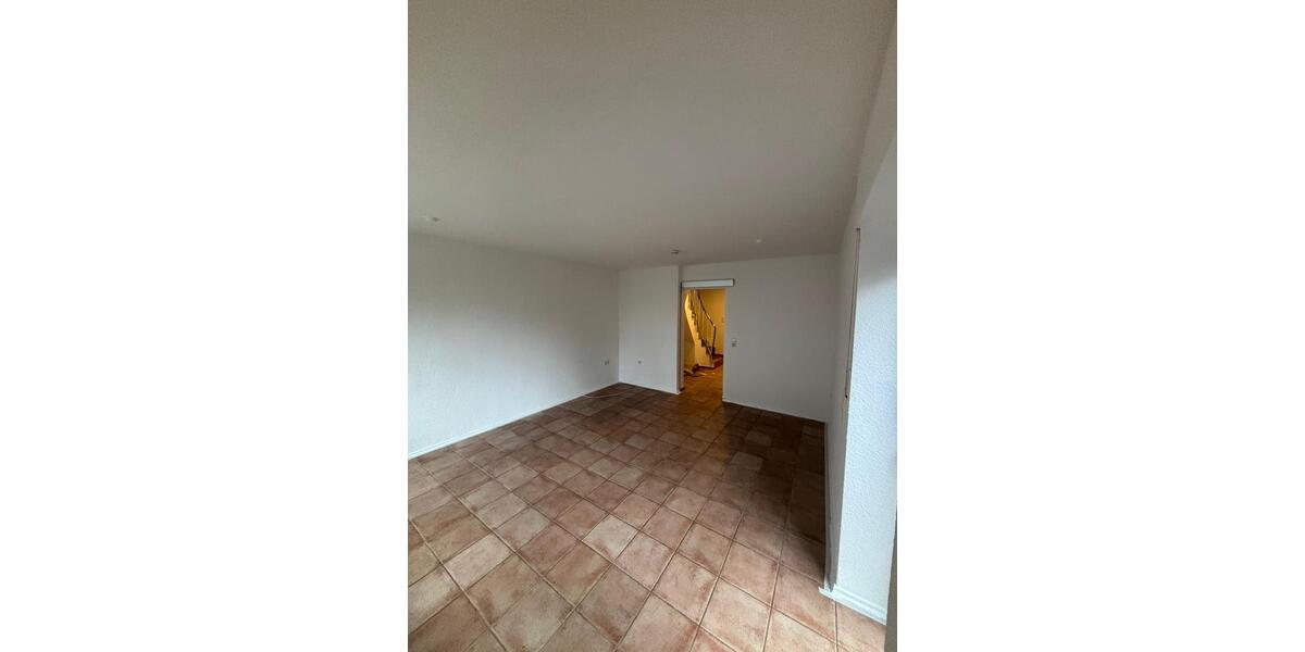 Maisonettenwohnung Hövelhof - 4 Zimmer, 95 m&sup2;, 1.000&euro; | Angebot:25173121