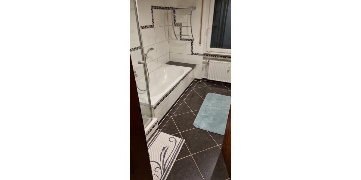 Dachgeschoßwohnung Siegen Dillnhütten - 4 Zimmer, 110 m&sup2;, 1.200&euro; | Angebot:26579691