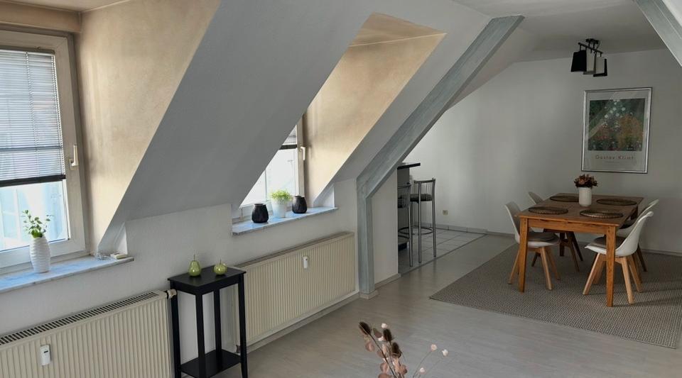 Dachgeschoßwohnung Hochheim am Main - 2 Zimmer, 72 m&sup2;, 870&euro; | Angebot:26232513