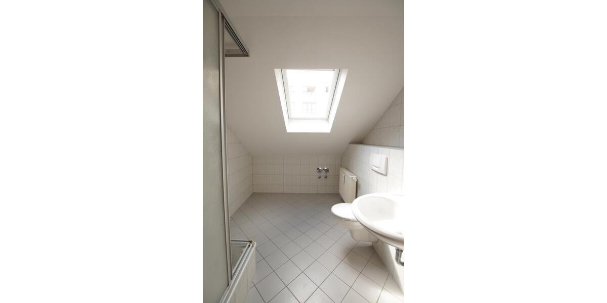 Dachgeschoßwohnung Pößneck - 2 Zimmer, 51 m&sup2;, 300&euro; | Angebot:25965215