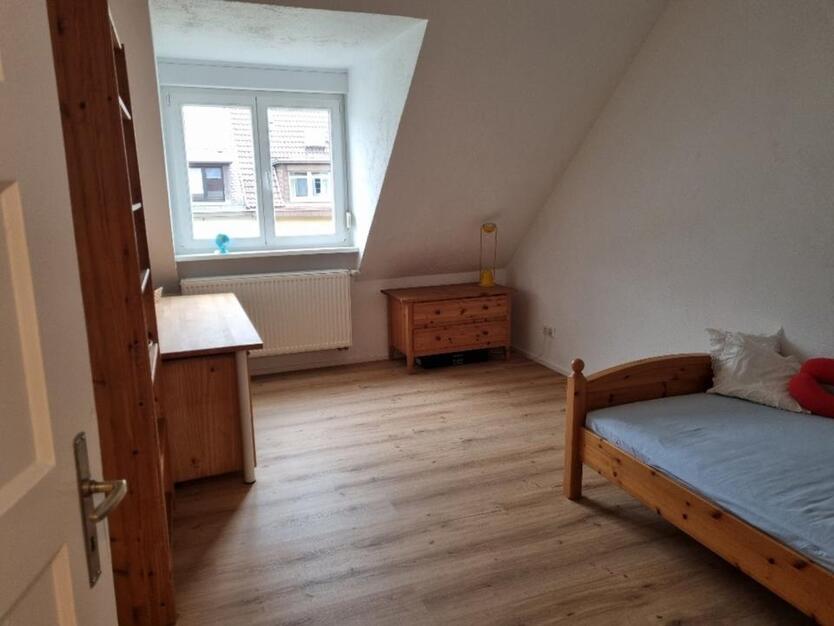 Südweststadt Möbliertes ruhiges Zimmer auf Zeit zur Untermiete