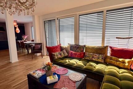 Hochwertige, vollmöblierte 2,5 Zimmer Wohnung zur Miete