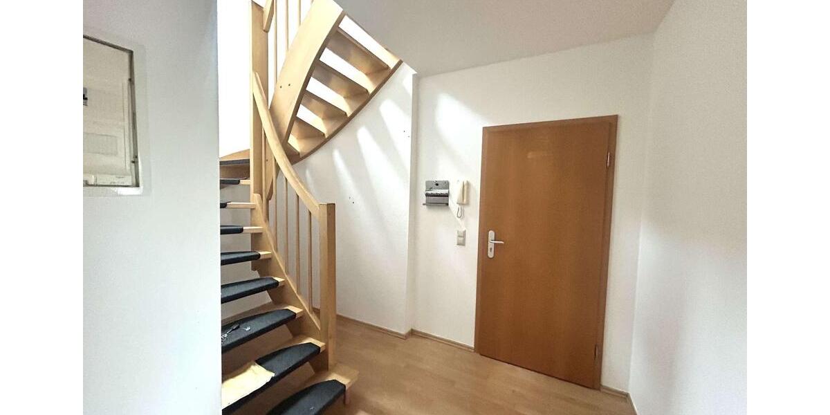 Dachgeschoßwohnung Limbach-Oberfrohna Oberfrohna - 4 Zimmer, 92 m&sup2;, 644&euro; | Angebot:26664449