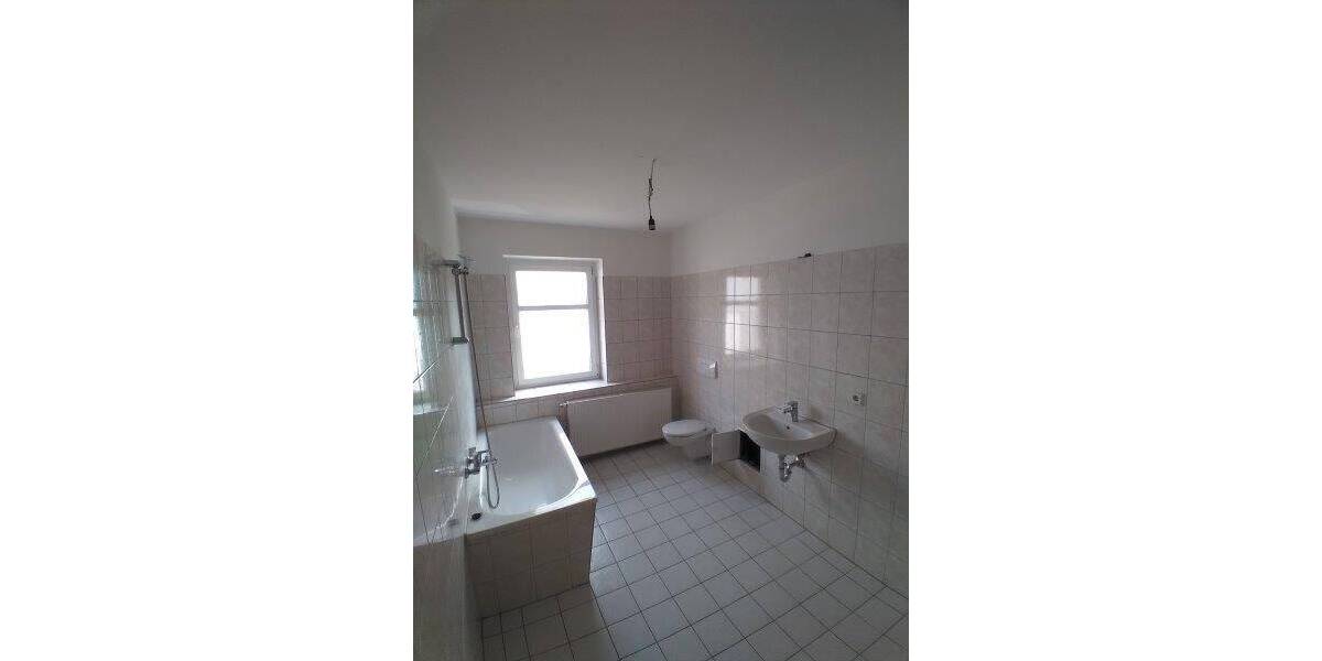 Etagenwohnung Riesa Innenstadt - 4 Zimmer, 102 m&sup2;, 530&euro; | Angebot:25776481