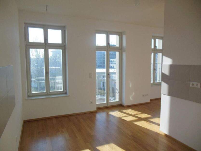 ZentrumOst - Tolle 2-Zi.-Whg., 2 Balkone, ParkettFuBoHeizg. und Lift! 2 zimmer