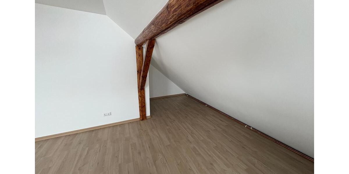 Etagenwohnung Dassel - 5 Zimmer, 124 m&sup2;, 749&euro; | Angebot:26007340