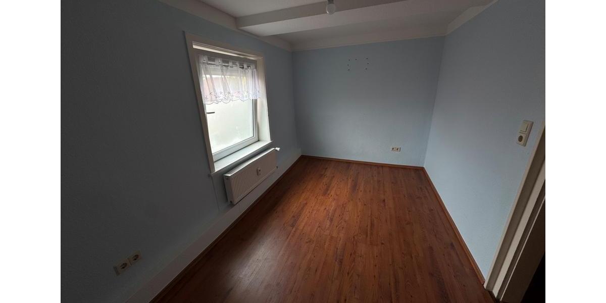Etagenwohnung Bad Gandersheim - 4.5 Zimmer, 120 m&sup2;, 700&euro; | Angebot:26522373