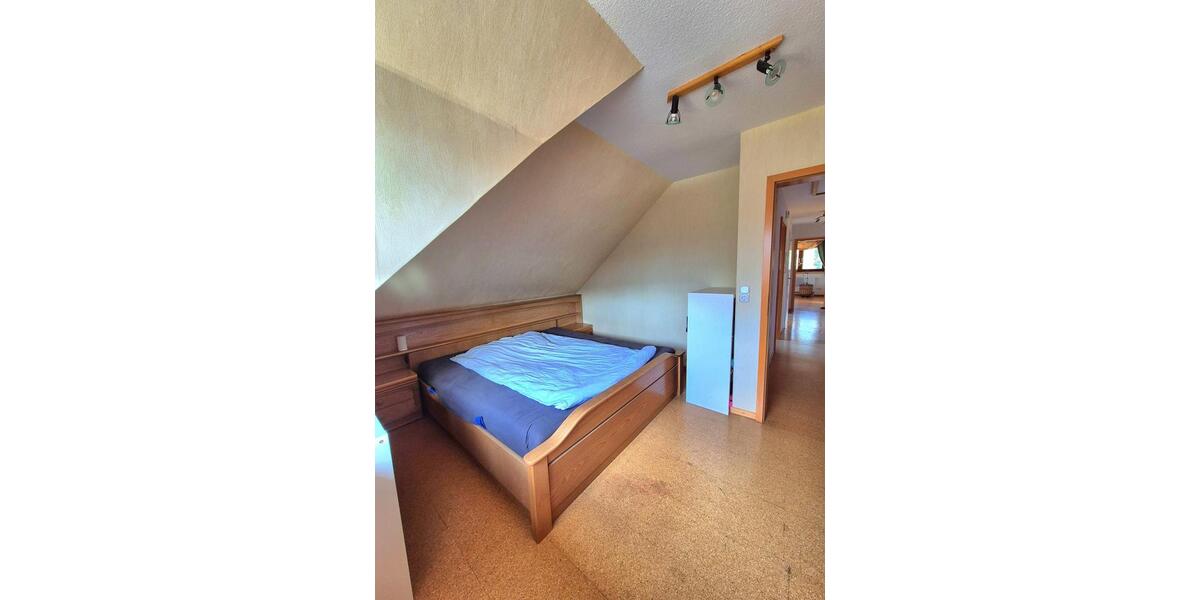 Dachgeschoßwohnung Raddestorf - 3 Zimmer, 95 m&sup2;, 1.160&euro; | Angebot:26050342