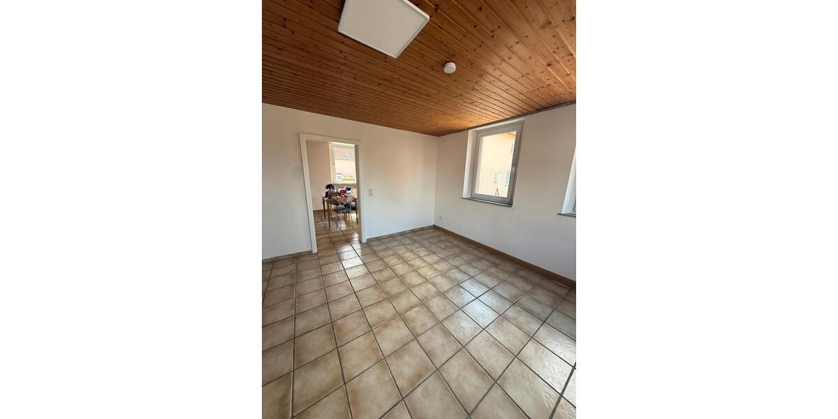 Einfamilienhaus Kleinkahl - 5.5 Zimmer, 140 m&sup2;, 1.250&euro; | Angebot:26614467