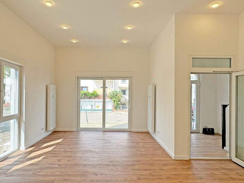 Fesenfeld Großzügige Gewerbefläche : Perfekt geeignet als Büro oder Einzelhandelgeschäft zimmer