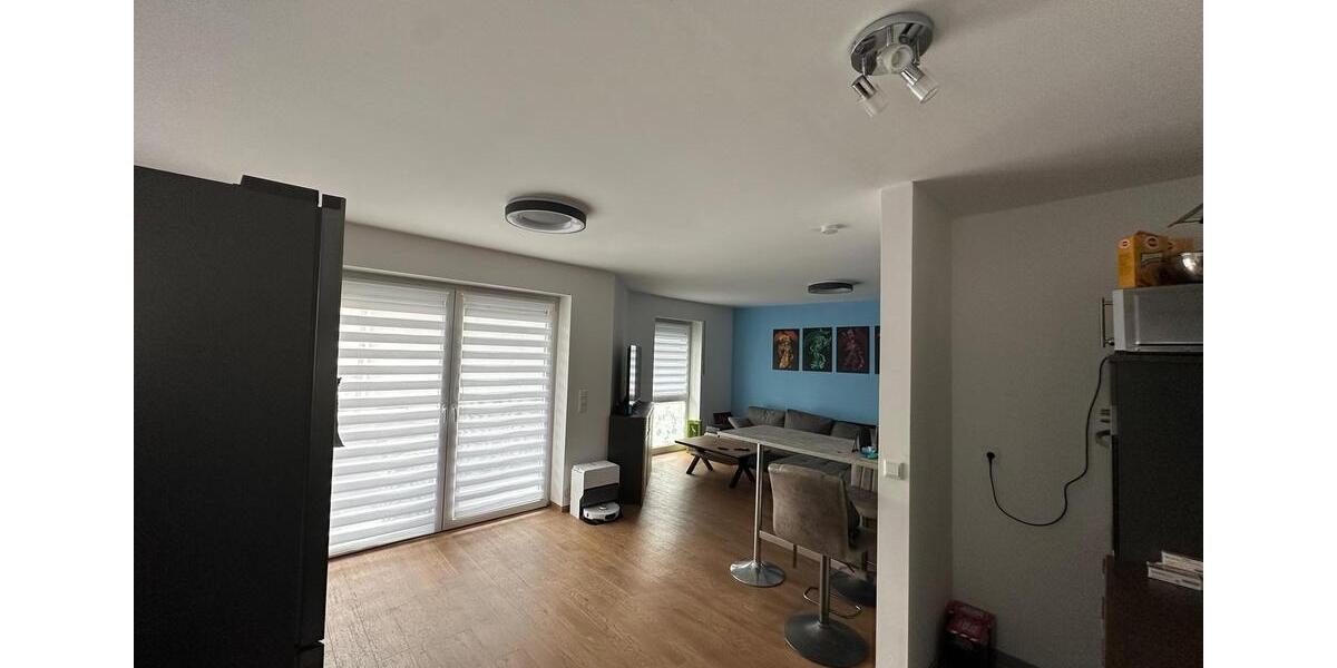 Komfort und niedrige Nebenkosten: Fußbodenheizung, Walkin-Bad, LAN, Sat, Lüftung, EEK A, Balkon 2 zimmer