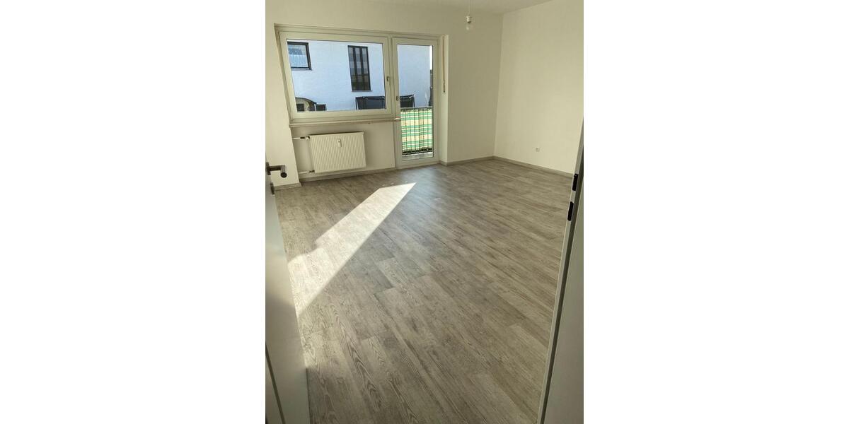 Erdgeschoßwohnung Obertraubling - 4 Zimmer, 93 m&sup2;, 1.350&euro; | Angebot:26537133
