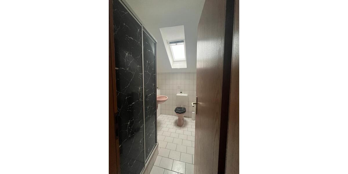 Dachgeschoßwohnung Kaiserslautern Einsiedlerhof - 1 Zimmer, 25 m&sup2;, 600&euro; | Angebot:26640857