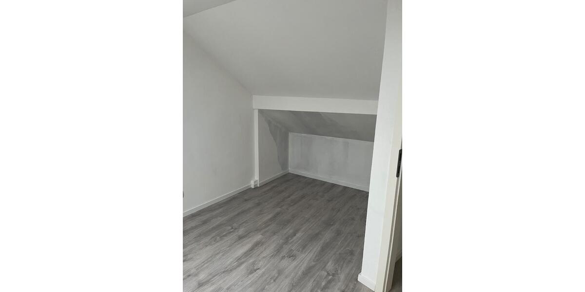 Dachgeschoßwohnung Kaiserslautern Bahnheim - 1 Zimmer, 45 m&sup2;, 590&euro; | Angebot:25941917