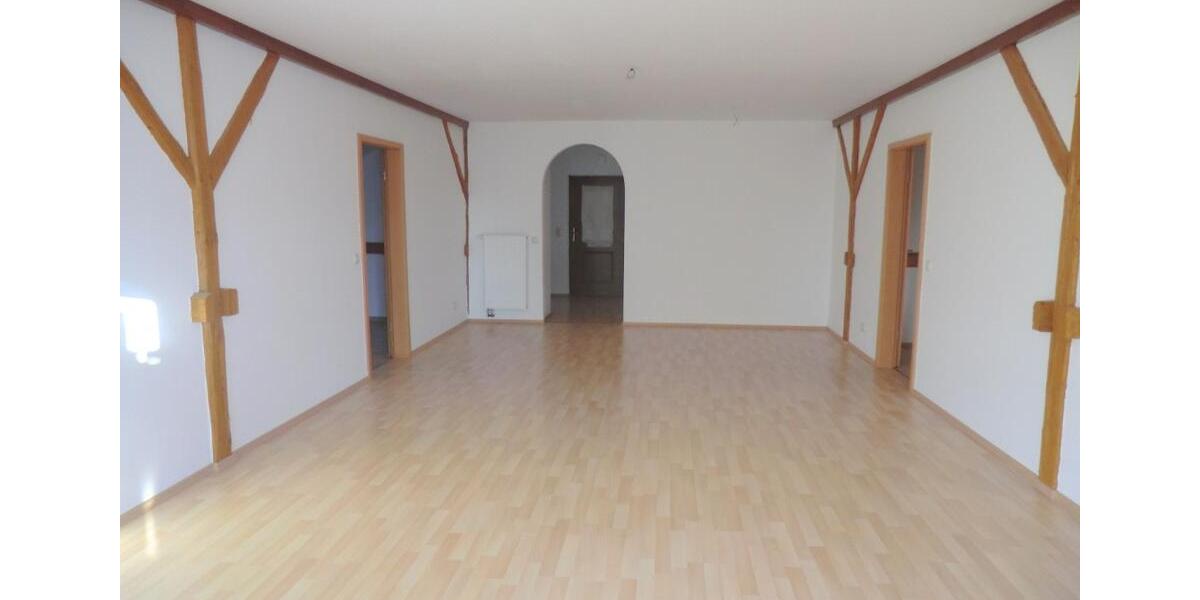 Dachgeschoßwohnung Merseburg - 6 Zimmer, 104 m&sup2;, 790&euro; | Angebot:20471889