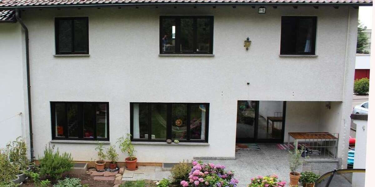 Haus zum Mieten in Stuttgart 3.000 € 230 m² 7 zimmer