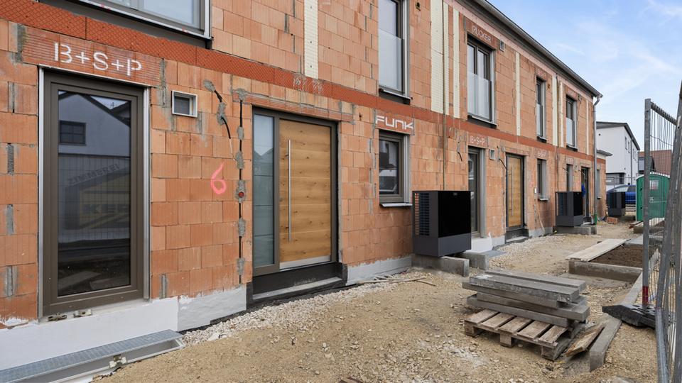 Reihenhaus Ingolstadt - 4.5 Zimmer, 134 m&sup2;, 1.900&euro; | Angebot:25367088