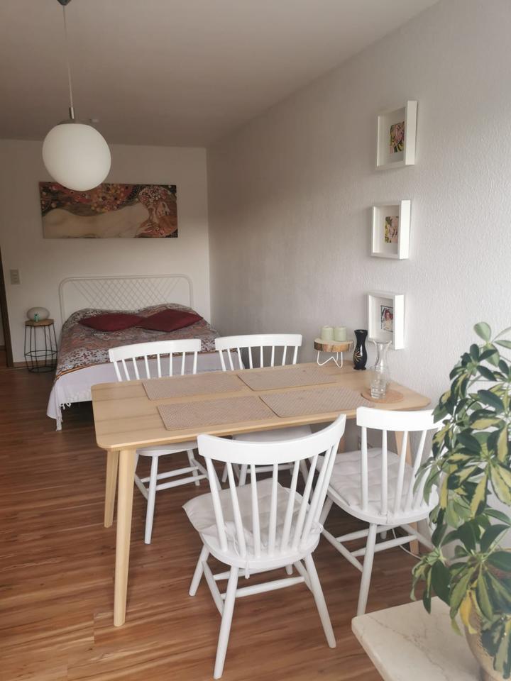 Helles und ruhiges Apartment mit Balkon im Zentrum