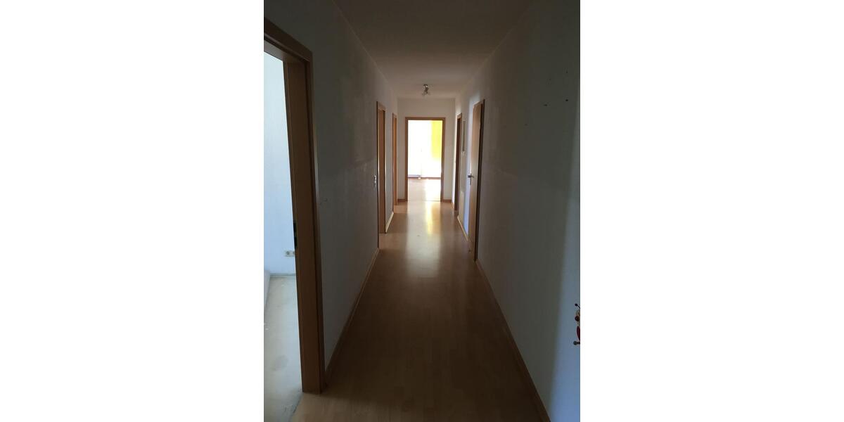 Etagenwohnung Gommern - 3 Zimmer, 84 m&sup2;, 462&euro; | Angebot:25918005