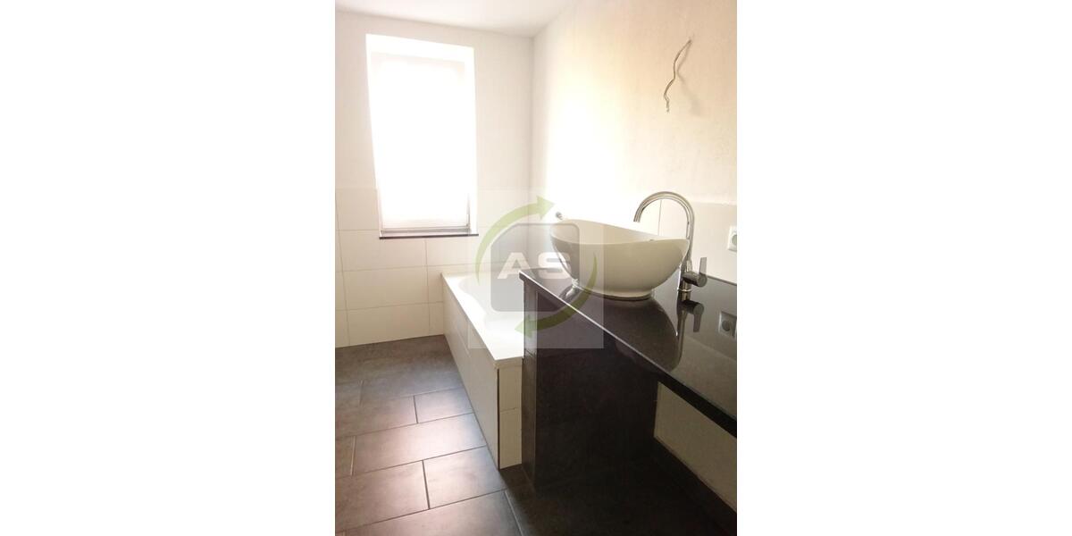 Erdgeschoßwohnung Meerane - 3 Zimmer, 82 m&sup2;, 595&euro; | Angebot:26098087