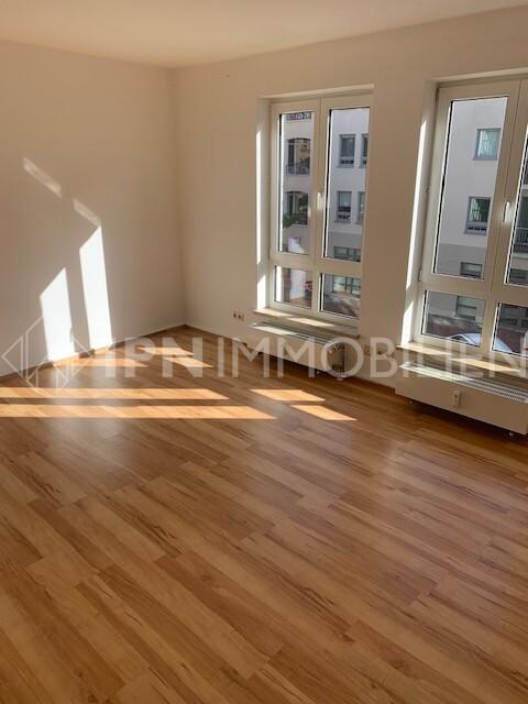 Helle Etagenwohnung mit EBK, Vollbad und Balkon in der östlichen Altstadt